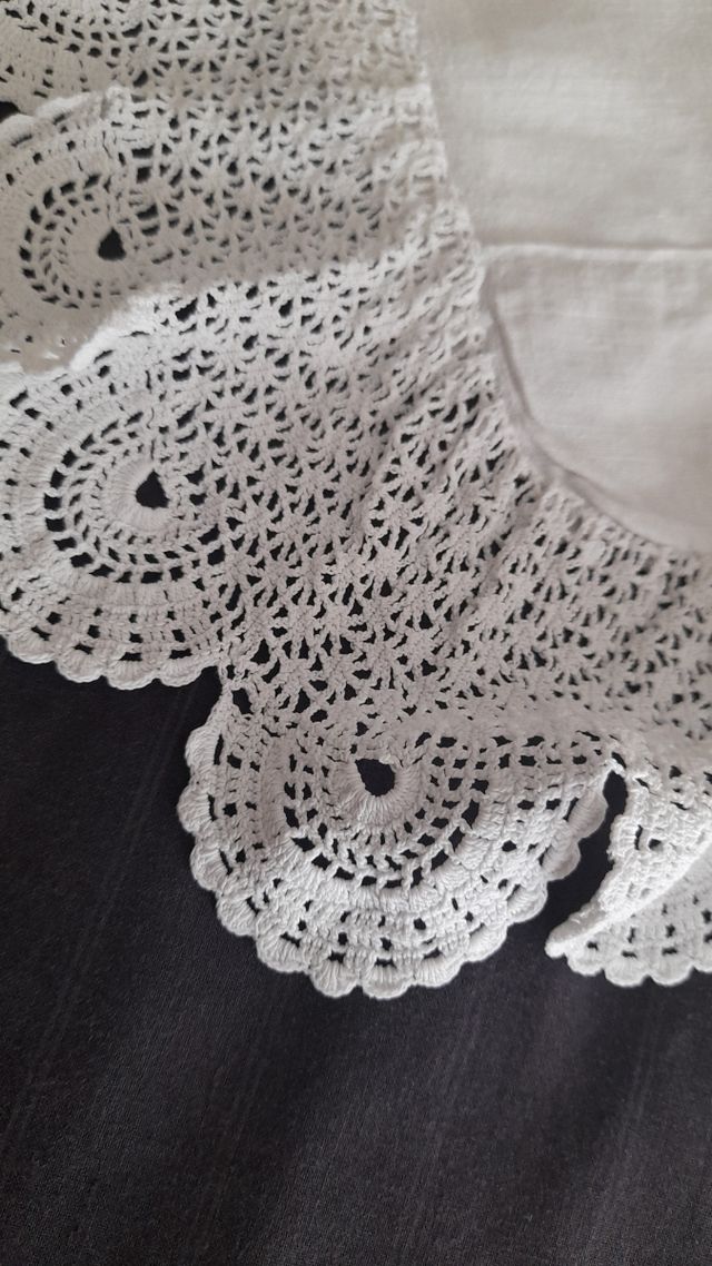 Juego de cama en hilo antiguo.