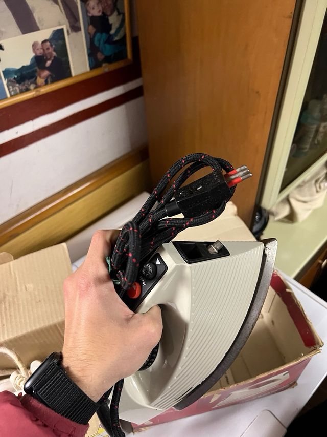 Due ferri da stiro vintage