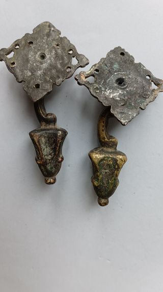 LOTTO DI 2 TIRATORI ANTICHI IN BRONZO, R130