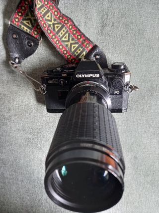 Olympus OM 10 + 3 objetivos - Cámara analógica