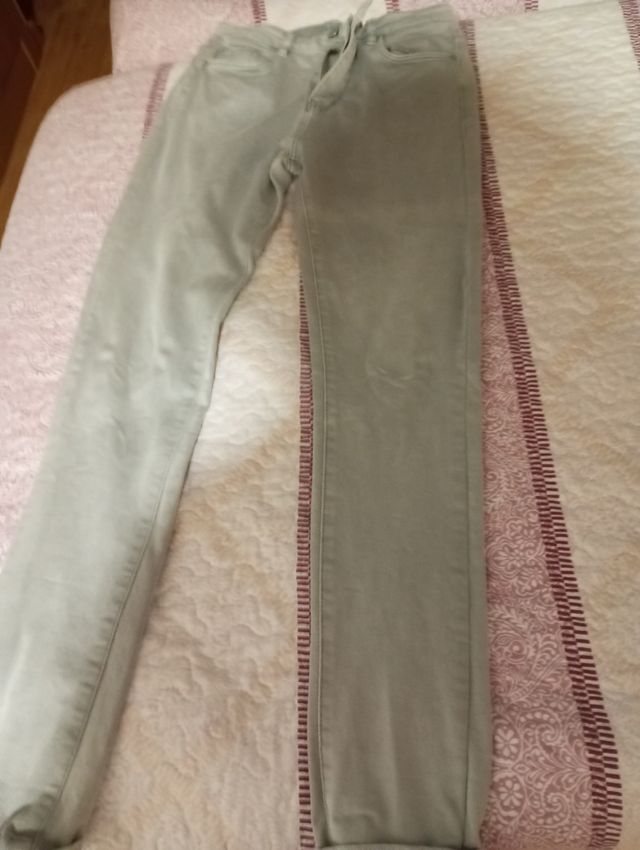 Pantalones vaquero gris, pitillo