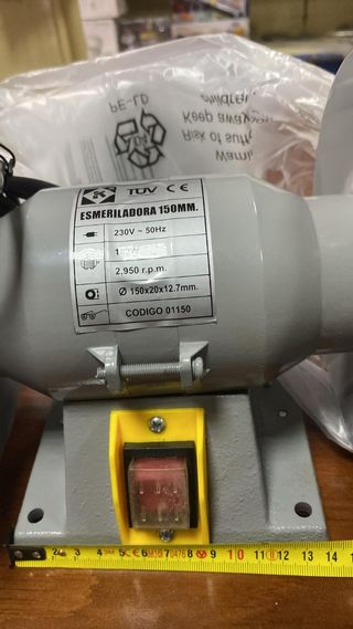 Esmeriladora con muelas KARPA TOOLS 150W