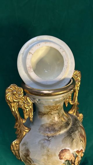 Fantástico jarrón isabelino en porcelana