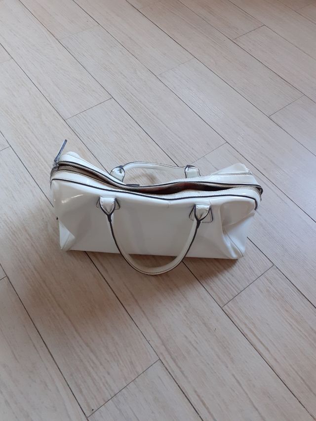 Borsa guess vernice bianca