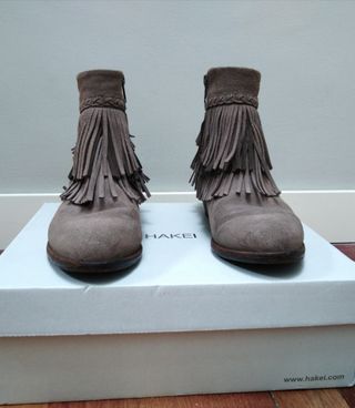 Botines de ante con flecos