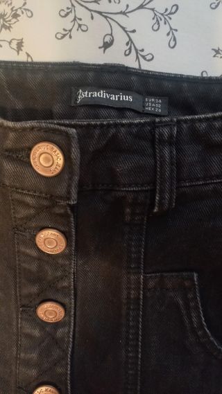Falda vaquera negra Stradivarius