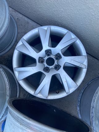 Juego llantas audi 17” originales
