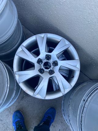 Juego llantas audi 17” originales