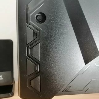 Monitor ASUS TUF GAMING VG27AQ1A 1440p 170hz.