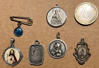 Lote de medallas religiosas