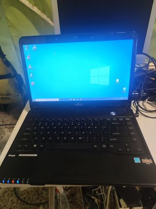 FUJITSU LIFEBOOK LH522 Windows10