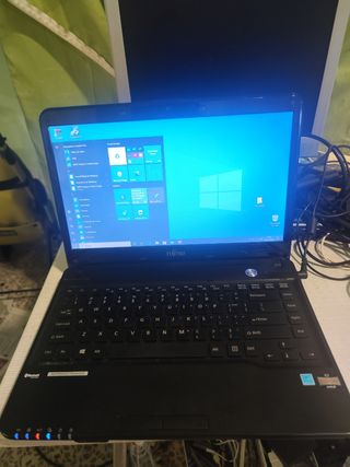 FUJITSU LIFEBOOK LH522 Windows10