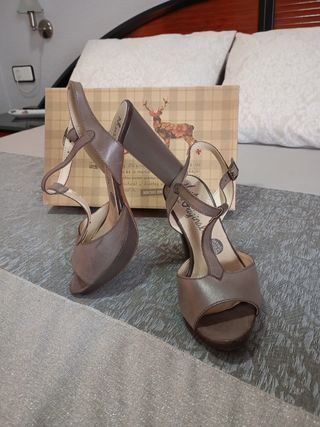 Zapato sandalias de tacón