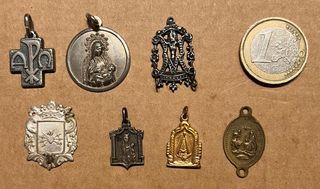 Lote de medallas religiosas