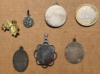 Lote de medallas religiosas