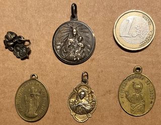 Lote de medallas religiosas