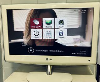 TV LG HD 19” blanco