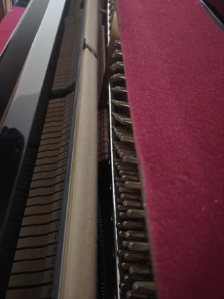 Piano pared Yamaha C109