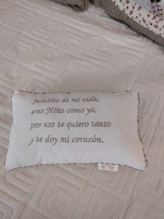 Cojín pequeño idea bautizo, comunión...