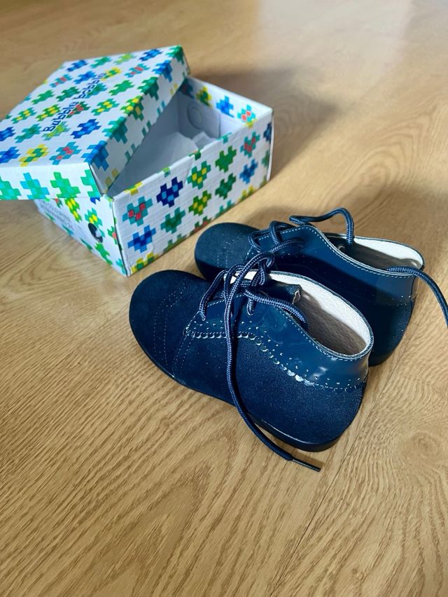 Zapatos marca Bubble Bobble, de niña. Nuevos!