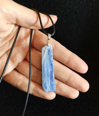 Colgante de Cianita Azul y Plata de Ley.