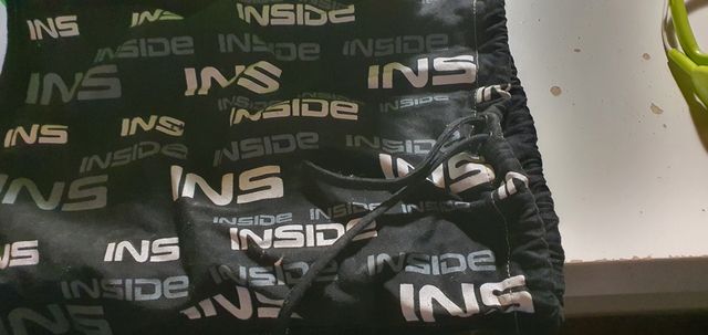 Auriculares y cámara. Lo regalo.