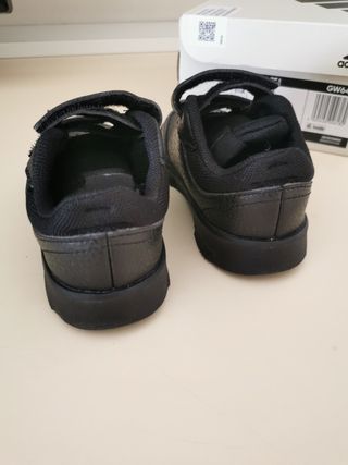 Scarpe bambino nere con strappo Adidas Tensaur