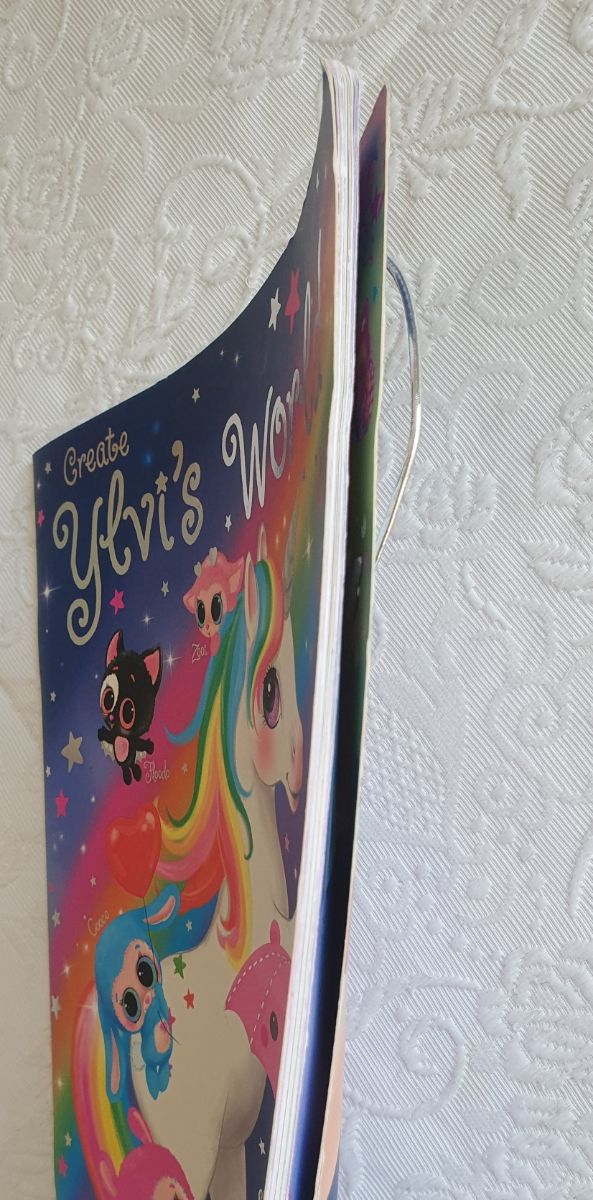 Carpeta "Nueva" con 200 stickers y muchas páginas