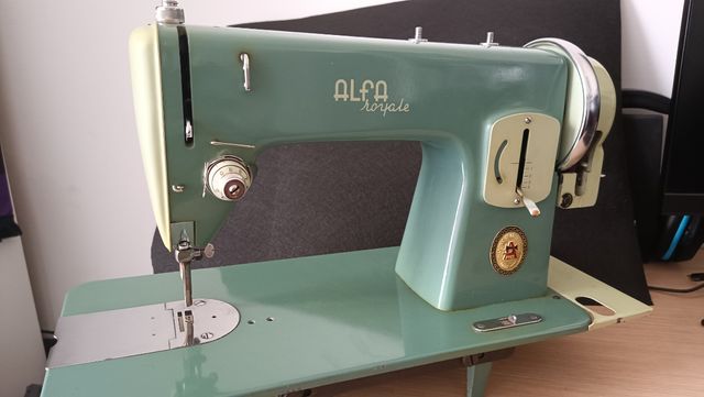 Maquina de coser Alfa Royale