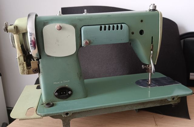 Maquina de coser Alfa Royale