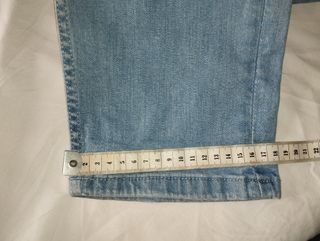 Pantalón vaquero Primark.