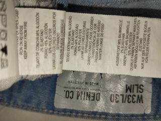 Pantalón vaquero Primark.