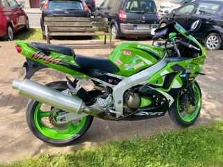 Red Motorcycle Ninja 600 2002 Stock# M03035 USED 2019 KAWASAKI