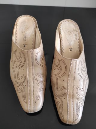 Zuecos, zapato abierto T 37