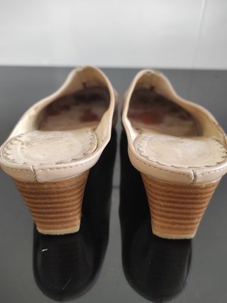Zuecos, zapato abierto T 37