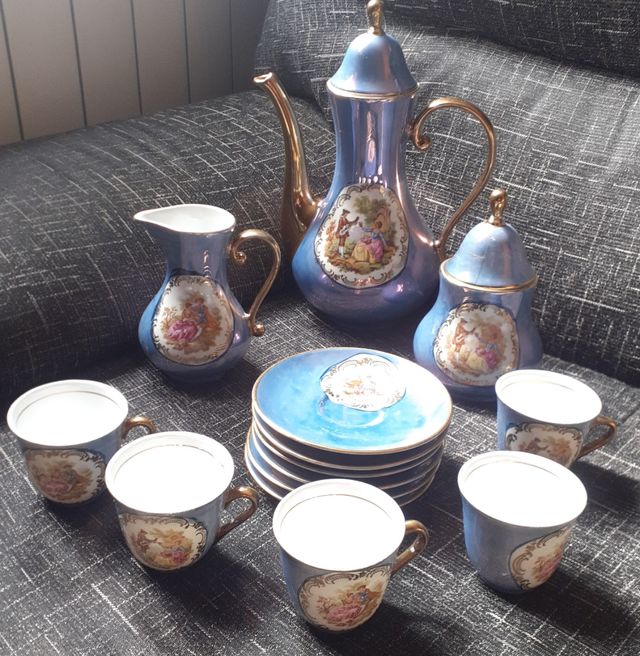 Juegos de café/Frutero blanco. Poco usados.