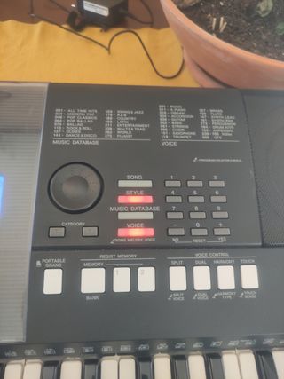 Teclado Yamaha PSR E-423