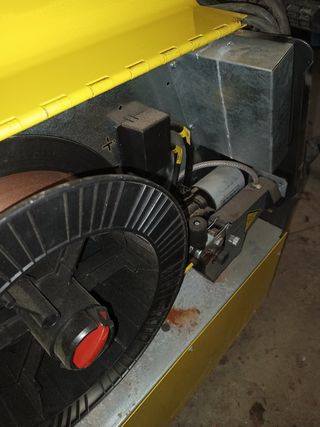 Maquina de soldar semiautomática (muy poco uso).