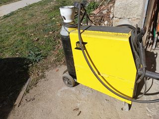 Maquina de soldar semiautomática (muy poco uso).
