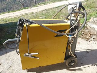 Maquina de soldar semiautomática (muy poco uso).