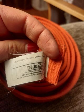 3 cintos de karaté laranja, verde e ama