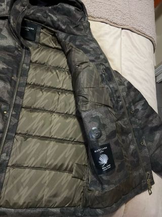 Abrigo guess  marciano ( pluma )