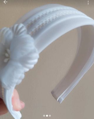 Diadema de comunión, está nueva.