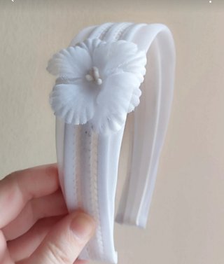 Diadema de comunión, está nueva.