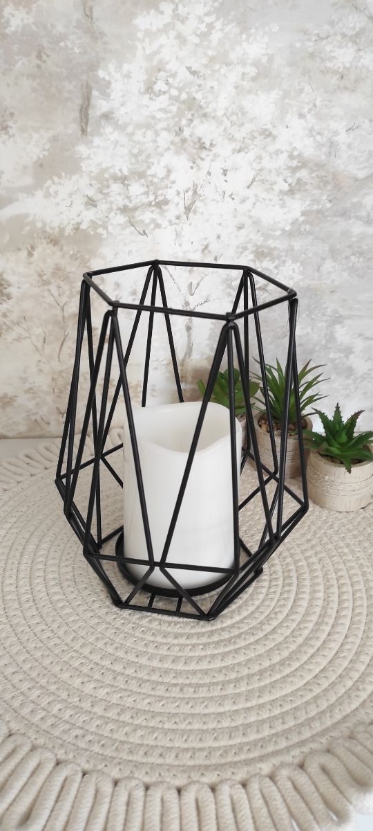 2 castiçais pretos (reduzidos)