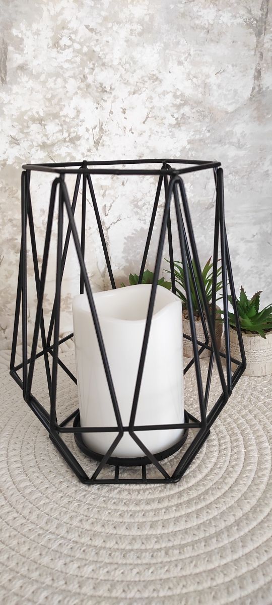 2 castiçais pretos (reduzidos)