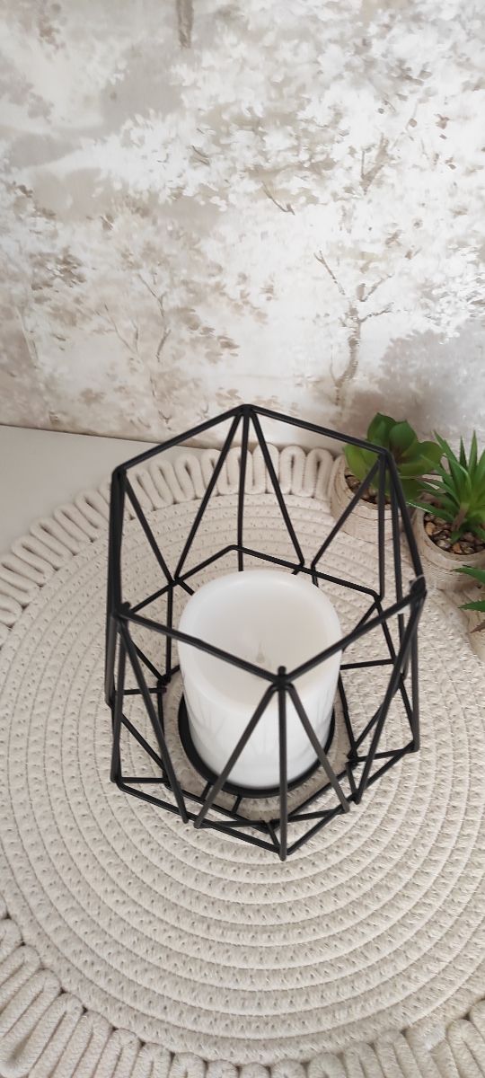 2 castiçais pretos (reduzidos)