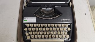 Antigüedades radios, llaves, teléfonos, planchas..