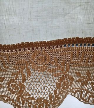 Tenda ricamata a mano