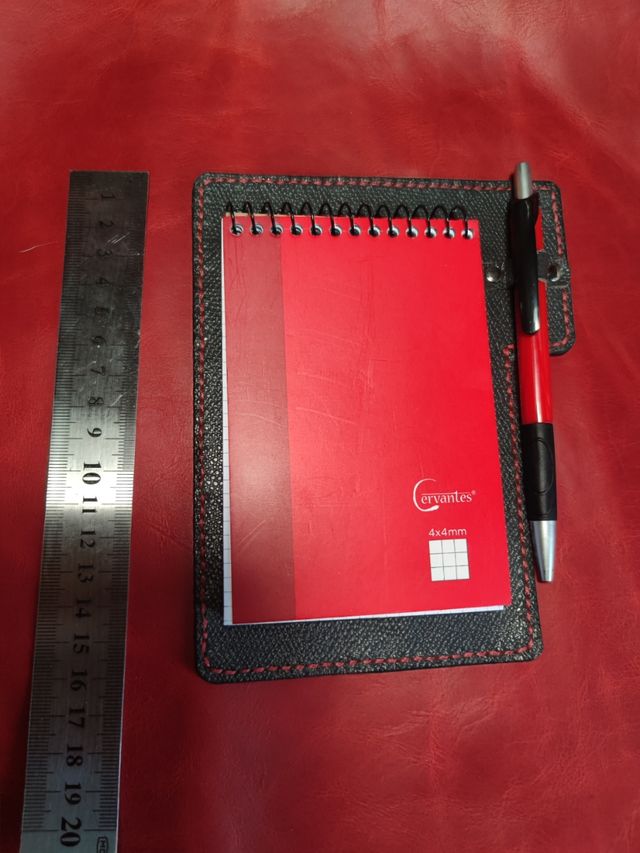 Porta notas nevera cuero